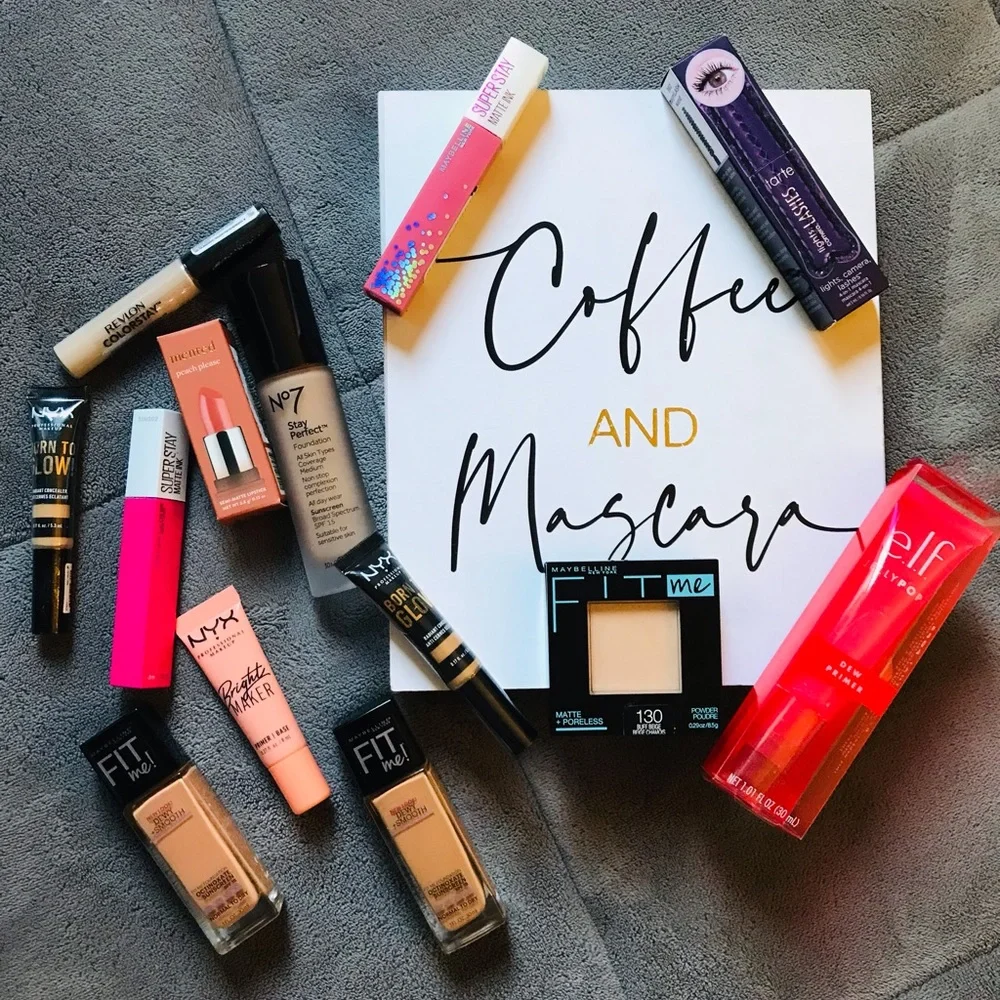 Makeup bundle - Picture 1 of 7